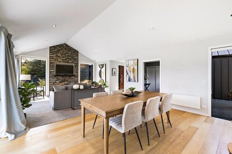 Photo of property in 35 Rannoch Drive, Jacks Point, Queenstown, 9371