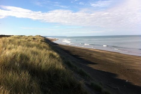 Photo of property in 3143 South Head Road, South Head, Helensville, 0874