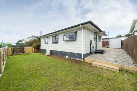 Photo of property in 17 Dahlstrom Grove, Kelvin Grove, Palmerston North, 4414
