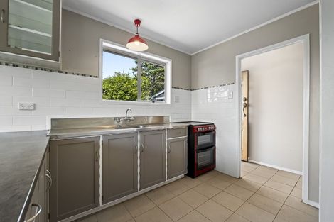 Photo of property in 19 Shaldon Crescent, Blagdon, New Plymouth, 4310