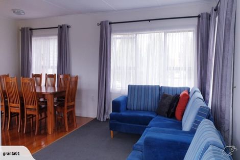Photo of property in 34 Knights Road, Rothesay Bay, Auckland, 0630