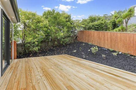 Photo of property in 5 Springhill Lane, Sunnyvale, Auckland, 0612