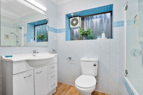 Photo of property in 3 Lewisham Street, Highland Park, Auckland, 2010