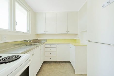 Photo of property in 2/18 Agra Crescent, Khandallah, Wellington, 6035