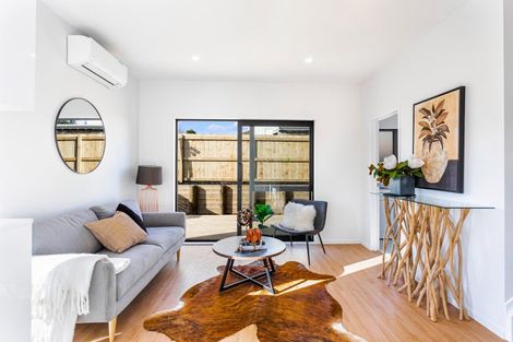 Photo of property in 23a West Harbour Drive, West Harbour, Auckland, 0618