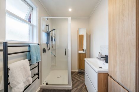 Photo of property in 35 Peck Street, Taita, Lower Hutt, 5011