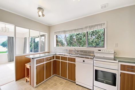 Photo of property in 91a Kiwi Esplanade, Mangere Bridge, Auckland, 2022