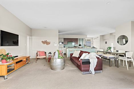 Photo of property in 10 Rangimaarie Crescent, Snells Beach, 0920