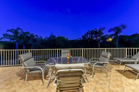 Photo of property in 7 Mistral Place, West Harbour, Auckland, 0618