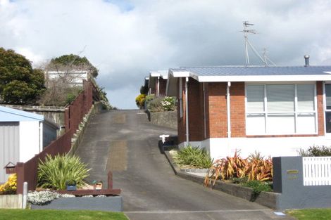 Photo of property in 3/66 Waiwaka Terrace, Strandon, New Plymouth, 4312