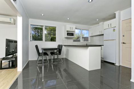 Photo of property in 12 Tawavale Crescent, Totara Vale, Auckland, 0629