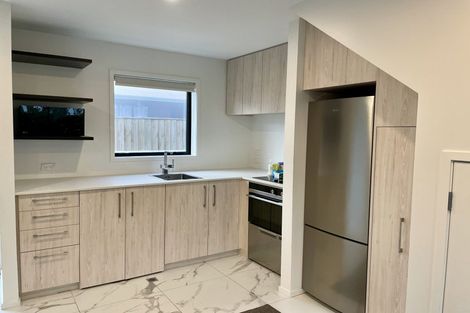 Photo of property in 8/22 Yeovil Road, Te Atatu Peninsula, Auckland, 0610