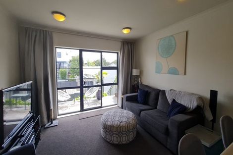 Photo of property in 2/5 Carolina Place, Albany, Auckland, 0632