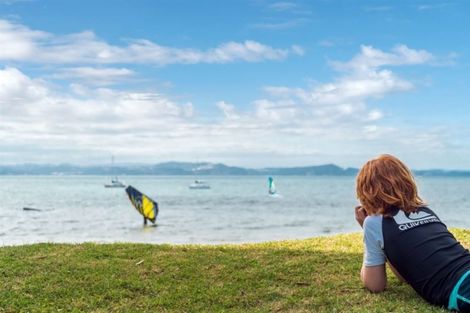 Photo of property in 66 Tindalls Bay Road, Tindalls Beach, Whangaparaoa, 0930