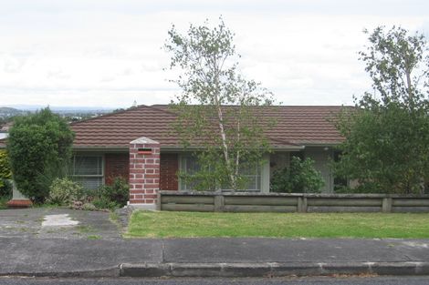 Photo of property in 18 Martin Crescent, Northcote, Auckland, 0627