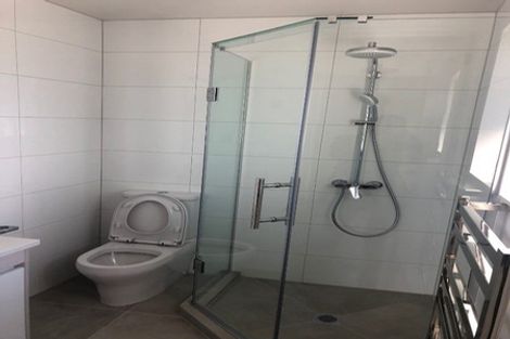 Photo of property in 2 Riroriro Close, Papakura, 2110