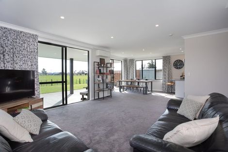 Photo of property in 6 George Street, Bulls, 4818