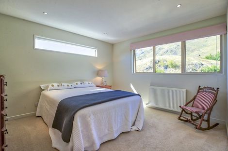 Photo of property in 17 Foxglove Heights, Wanaka, 9305