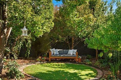 Photo of property in 215 Centaurus Road, Saint Martins, Christchurch, 8022