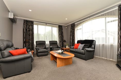 Photo of property in 38 Fendalton Drive, Rototuna, Hamilton, 3210