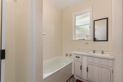 Photo of property in 24 Snowdon Avenue, Terrace End, Palmerston North, 4410