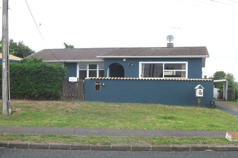 Photo of property in 2/4 Valley View Road, Glenfield, Auckland, 0629