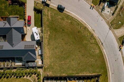 Photo of property in 14 Sapphire Spring Rise, Wanaka, 9305