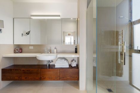 Photo of property in 142 Lake Crescent, Hamilton Lake, Hamilton, 3204