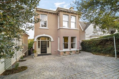 Photo of property in 81 Manor Place, Dunedin Central, Dunedin, 9016