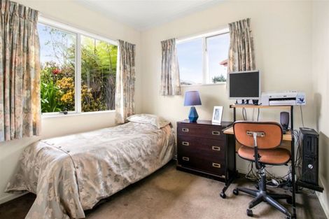 Photo of property in 2 Gendo Avenue, Henderson, Auckland, 0612