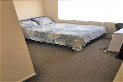 Photo of property in 1a Thomas Rea Place, Te Atatu South, Auckland, 0610