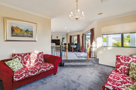 Photo of property in 1 Quadrant Heights, Paraparaumu, 5032