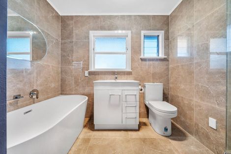 Photo of property in 38 Pinedale Place, Henderson, Auckland, 0610