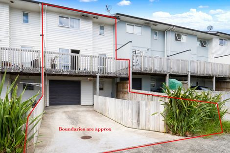 Photo of property in 55 Seymour Road, Sunnyvale, Auckland, 0612
