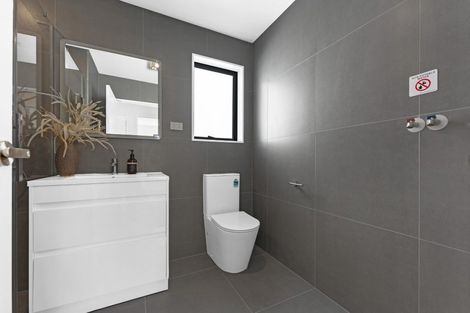 Photo of property in 7 Greenbrier Street, Westgate, 0814