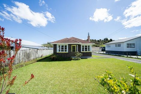 Photo of property in 63 Valley Road, Hikurangi, 0114