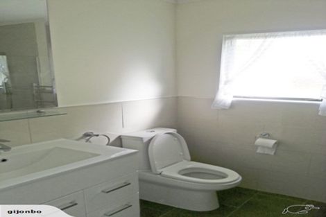 Photo of property in 10 Norval Road, Henderson, Auckland, 0610