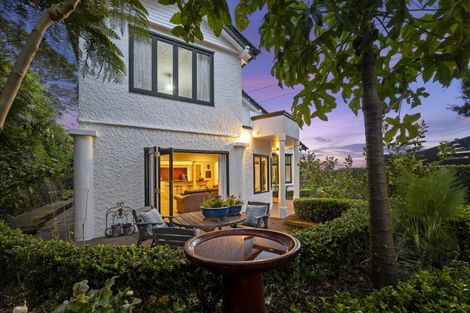 Photo of property in 18 Ridge Lane, New Plymouth, 4310