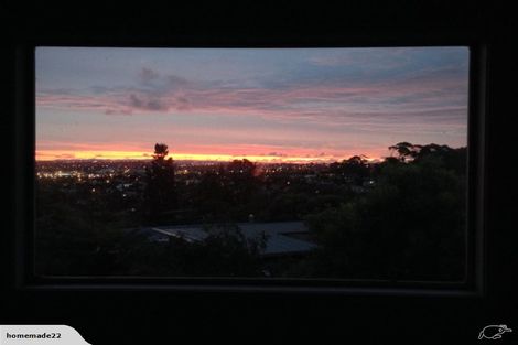 Photo of property in 2/218 East Coast Road, Forrest Hill, Auckland, 0620