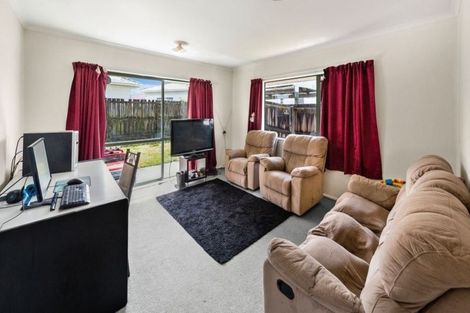 Photo of property in 1/11 Solveig Place, Randwick Park, Auckland, 2105