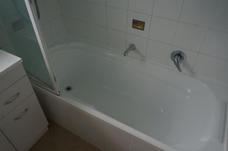 Photo of property in 61 Harrington Road, Henderson, Auckland, 0610