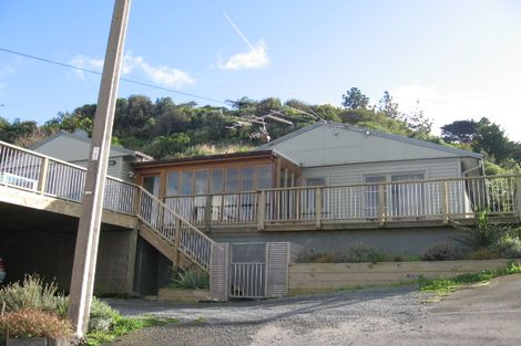 Photo of property in 69 Maungaraki Road, Korokoro, Lower Hutt, 5012