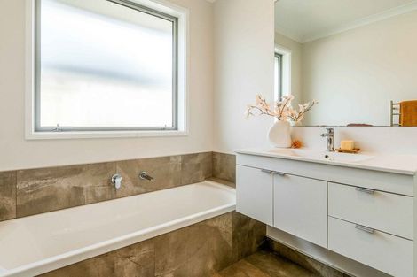 Photo of property in 11 Sabre Street, Papamoa Beach, Papamoa, 3118