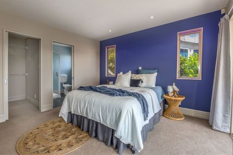 Photo of property in 19 Paremata Drive, Paremata, Porirua, 5024