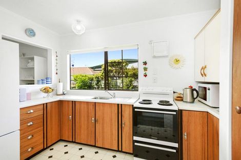 Photo of property in 16 Rossiter Street, Tawa, Wellington, 5028