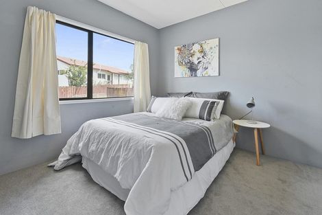 Photo of property in 33 Limond Street, Randwick Park, Auckland, 2105