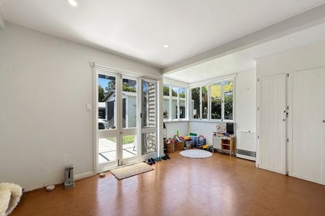 Photo of property in 71 Mcintyre Road, Mangere Bridge, Auckland, 2022