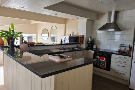 Photo of property in 71 West Harbour Drive, West Harbour, Auckland, 0618