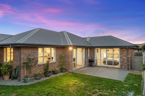 Photo of property in 7 Oakdene Place, Halswell, Christchurch, 8025