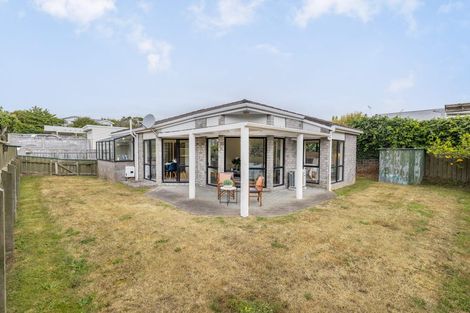 Photo of property in 12 Toru Road, Paraparaumu Beach, Paraparaumu, 5032